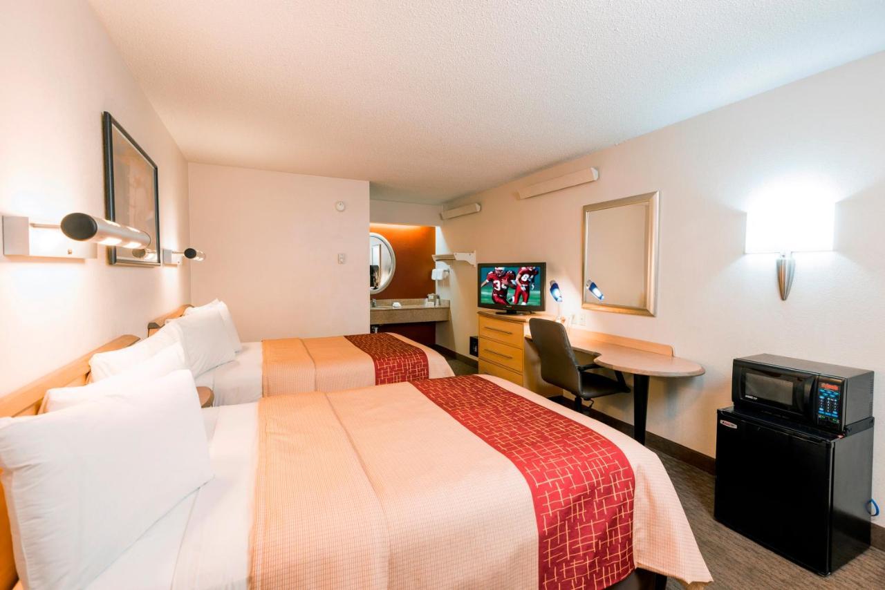 Red Roof Inn Buffalo - Hamburg/ I-90 Bagian luar foto