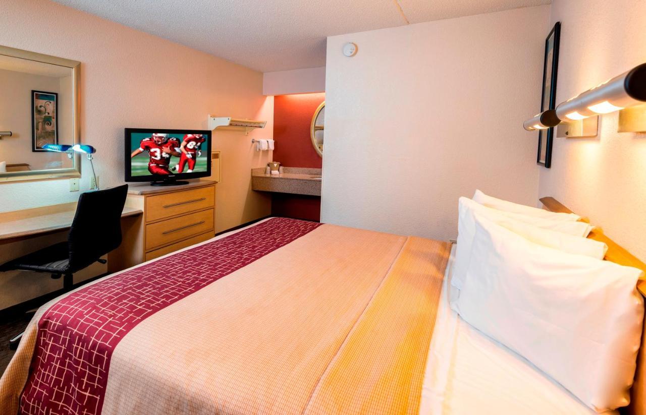 Red Roof Inn Buffalo - Hamburg/ I-90 Bagian luar foto